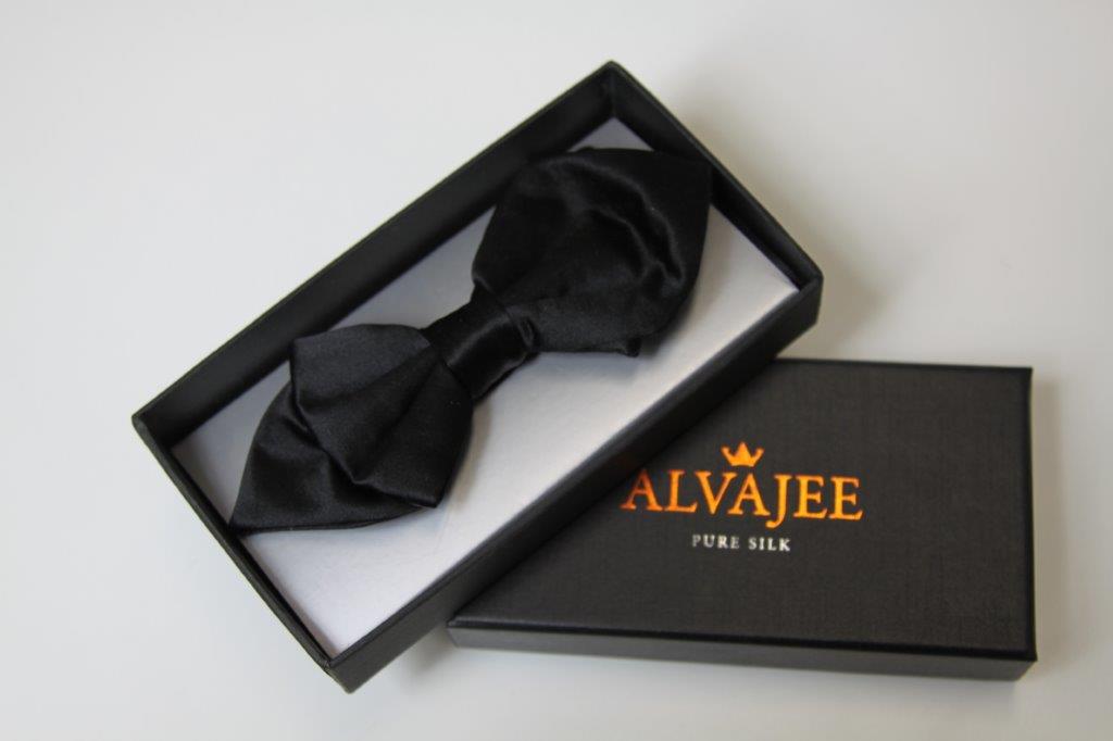 Sergio 7  -  Pointy Black  -  Bow